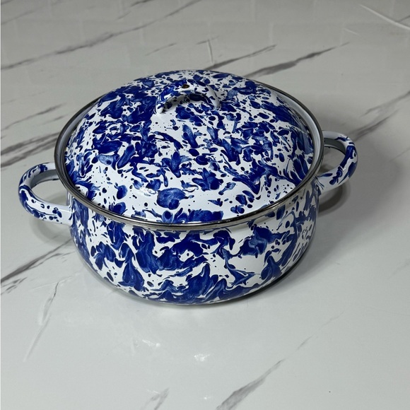 Golden Rabbit Enamel Ware Cobalt Swirl Dutch Oven 2.5 Quart Blue Willow - Picture 1 of 9